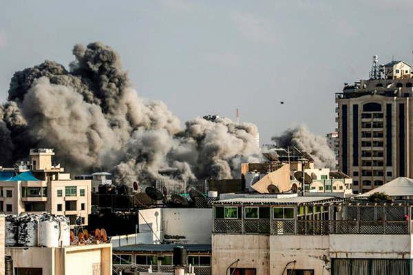 Israel bombardeoacute posiciones de Hamaacutes y matoacute dos adolescentes 