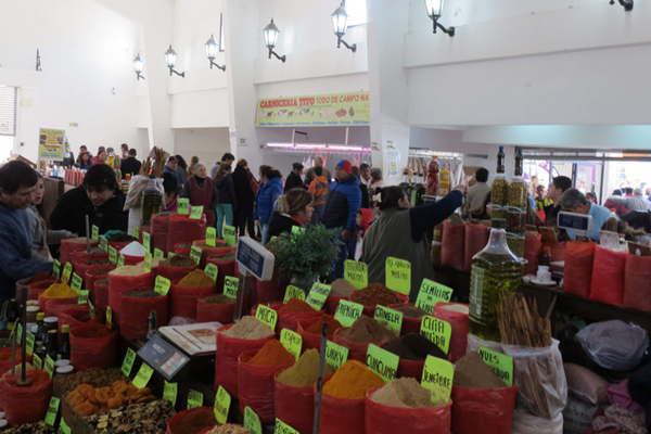 El Mercado Municipal una visita obligada  de los turistas en su paso por Las Termas