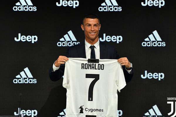 Ronaldo arriboacute a la Juventus 