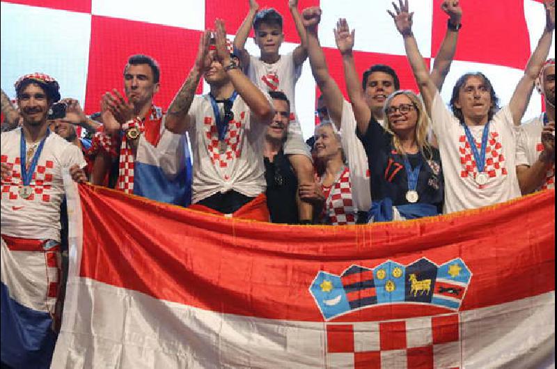 Emotiva recepcioacuten para el seleccionado de Croacia en Zagreb