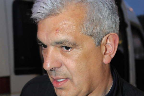 Domiacutenguez respondioacute a acusaciones de Carrioacute