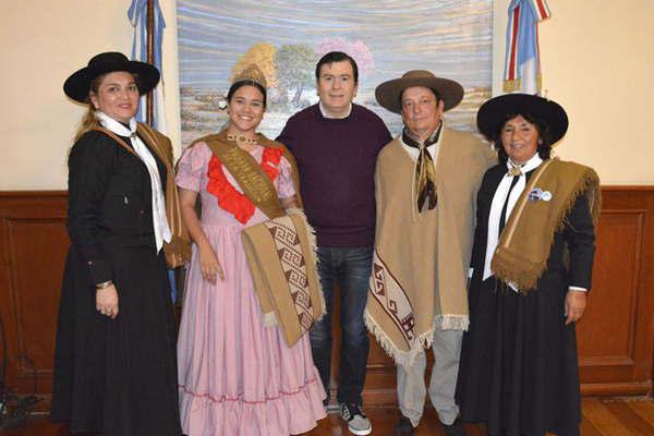 Integrantes de la Asociacioacuten Civil La Gauchita y la Paisana Nacional visitaron a Zamora 