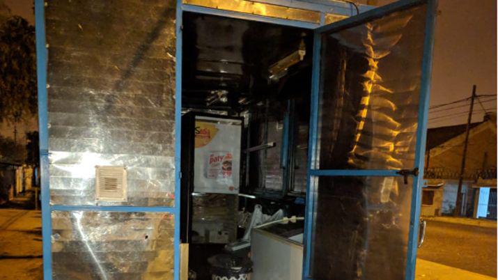 Detienen a adolescente que roboacute en un carro bar