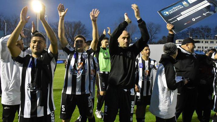 El batacazo de Central Coacuterdoba en los medios nacionales