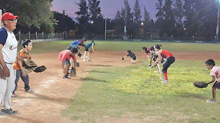 Caranchos Softbol Club parte rumbo a Paranaacute