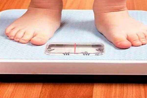 La Sociedad de Pediatriacutea alerta por el aumento del nivel de sobrepeso y obesidad en nintildeos 