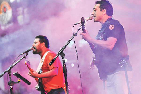 Orellana Lucca cantaraacute hoy en los acuacutesticos de Radio Panorama 