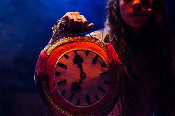 Dos obras saltentildeas abren la Gira Teatral NOA en Santiago  