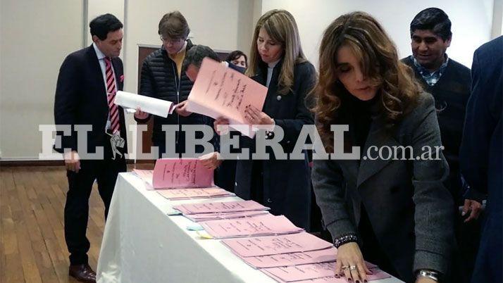 Rechazan impugnaciones a modelos de boleta