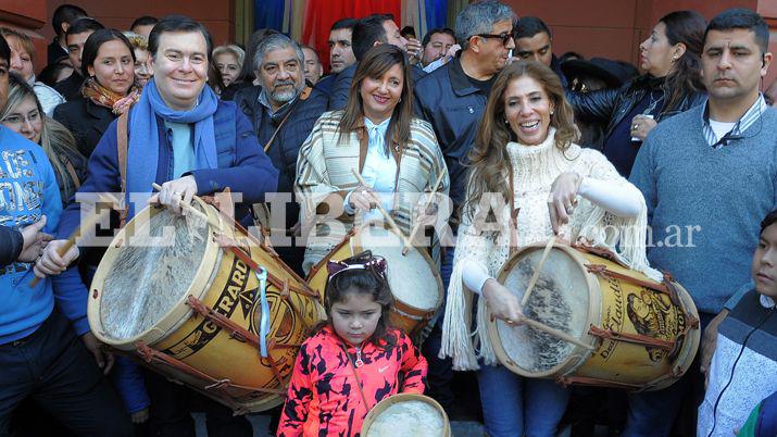 El Gobernador Zamora se sumoacute a la marcha en el CCB