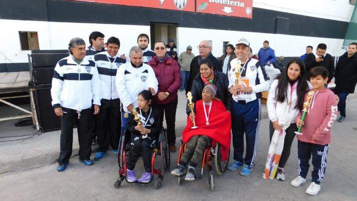 Central festejoacute sus 99 antildeos con una prueba atleacutetica de jerarquiacutea