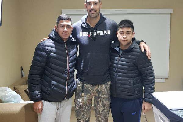 Luis Scola otra vez de  vacaciones en Santiago 