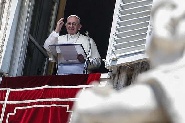 El Papa pide decisioacuten para poder salvar  a los inmigrantes