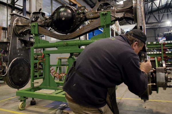 Tras 10 meses en alza la produccioacuten de las industrias pyme se redujo en 39-en-porciento-