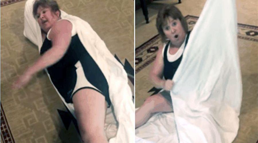 Video El divertido pero nada uacutetil tutorial para doblar saacutebanas