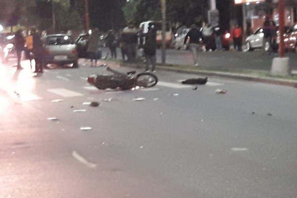 Ebrio y a contramano chocoacute contra un automoacutevil y terminoacute hospitalizado 