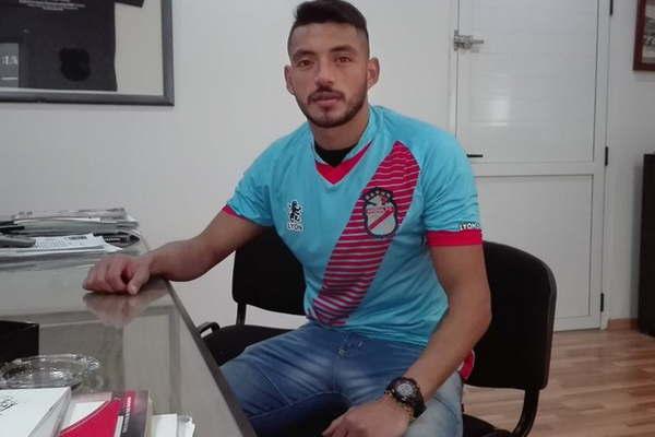 Arsenal contratoacute a Jesuacutes Soraire y Alexis Salinas