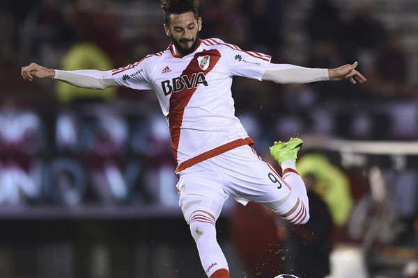 Larrondo jugaraacute en Defensa y Justicia