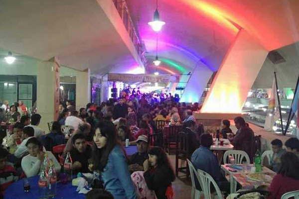 Diacutea de fiesta- el Mercado Armoniacutea se une a los festejos de Santiago con su tradicional vigilia