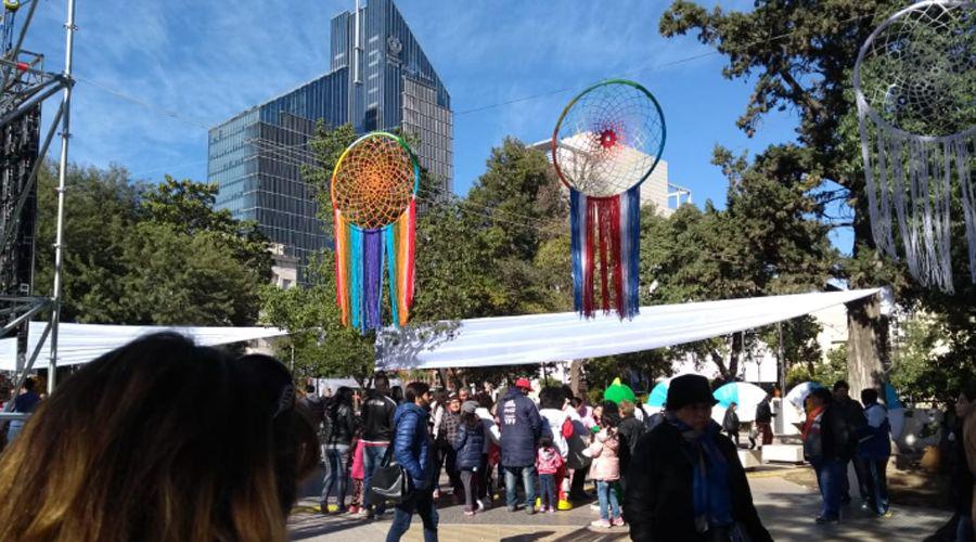 Habraacute colectivos gratis para la vigilia del Cumpleantildeos de Santiago