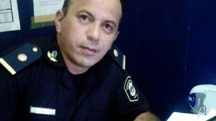 Un policiacutea iraacute a juicio acusado de violar a otro hombre