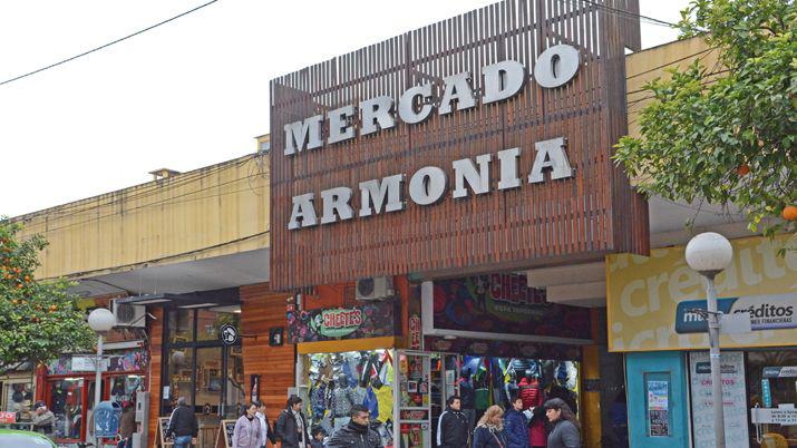 El Mercado Armoniacutea uno de los centros comerciales maacutes grandes de la regioacuten