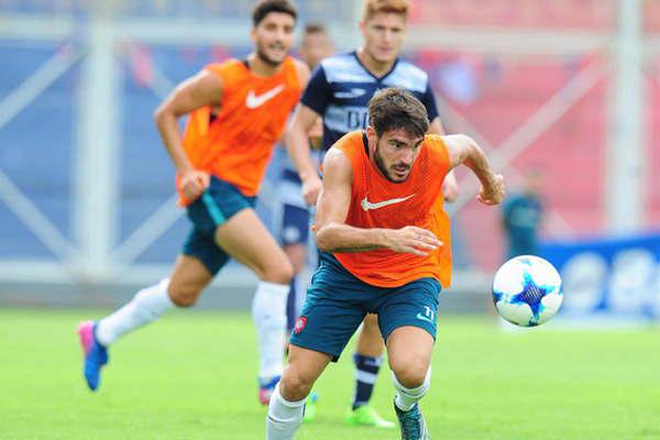 Cerutti llega hoy y viajaraacute a Japoacuten con el plantel  