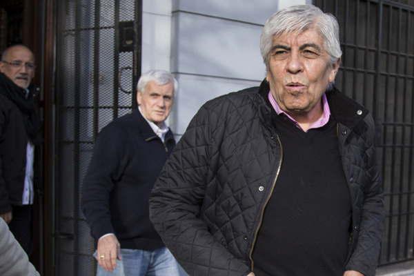 El Gobierno evaluacutea embargar las cuentas del gremio de Moyano