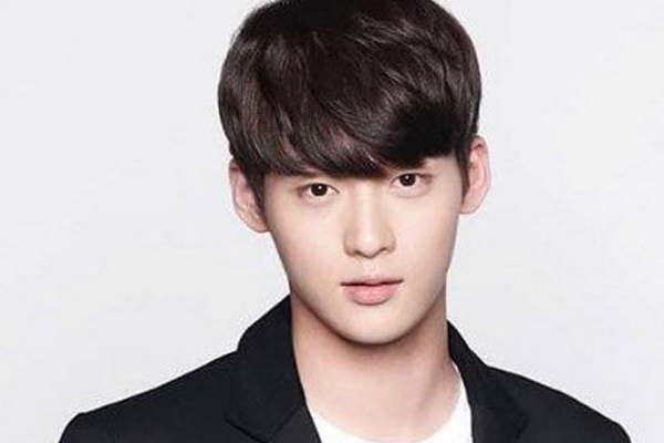 A los 20 antildeos murioacute el cantante coreano Kim Dong Yoon