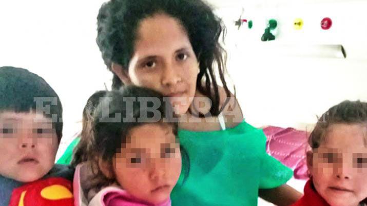 Romina Taiguaacuten la joven acuchillada y que estuvo al borde de la muerte se reencontroacute con sus hijos