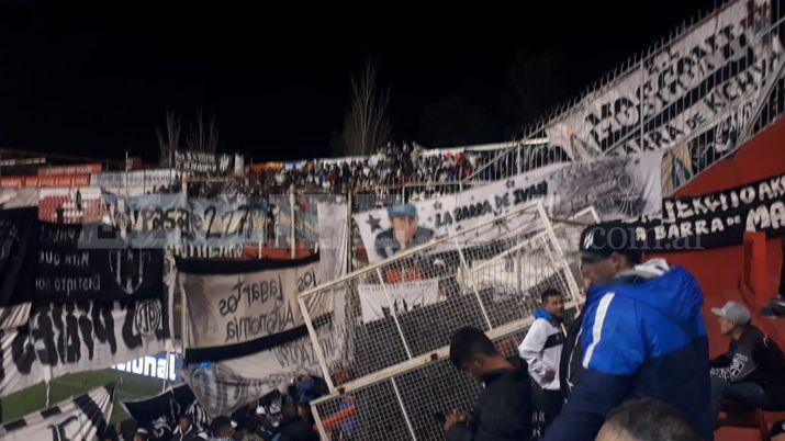 Cientos de santiaguentildeos viajaron para alentar al Ferroviario