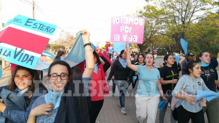 En Los Juríes marcharon a favor de la vida