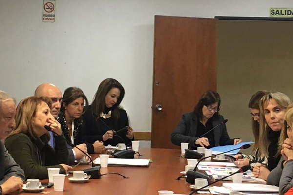 Luis Santucho llevoacute su aporte a un encuentro de Defensores de los Nintildeos 