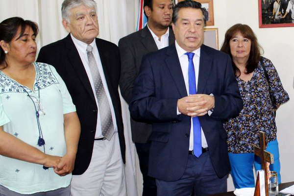 Los municipales de Clodomira recibiraacuten el bono de 5 mil pesos