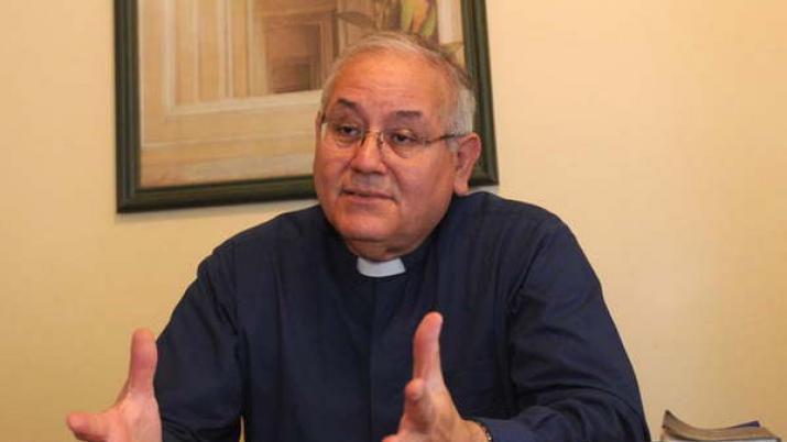 Monseñor Melitón Ch�vez contin�a estable