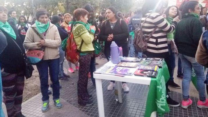 VIDEO  Marcha a favor de la despenalizacioacuten del aborto en Santiago