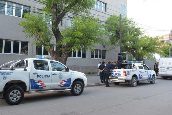 Un remisero fue detenido por abusar de su sobrina hueacuterfana