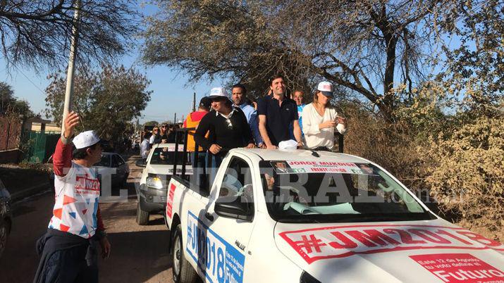 La caravana recorrió los barrios de la ciudad de Las Termas