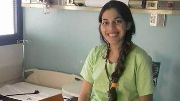 Flor lleva maacutes de 9 horas en el quiroacutefano y todos rezan por ella