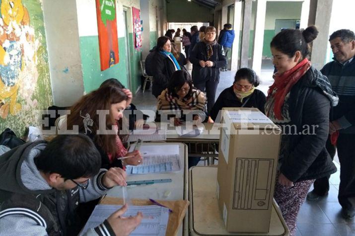 Normal inicio de la votacioacuten en Colonia Dora