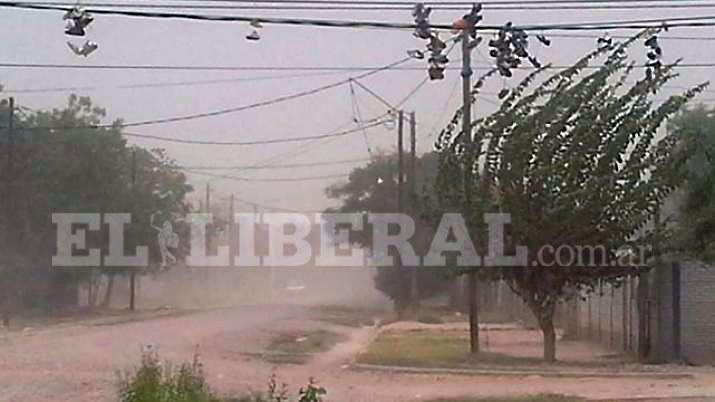 Maacutes vientos fuertes con raacutefagas para Santiago del Estero