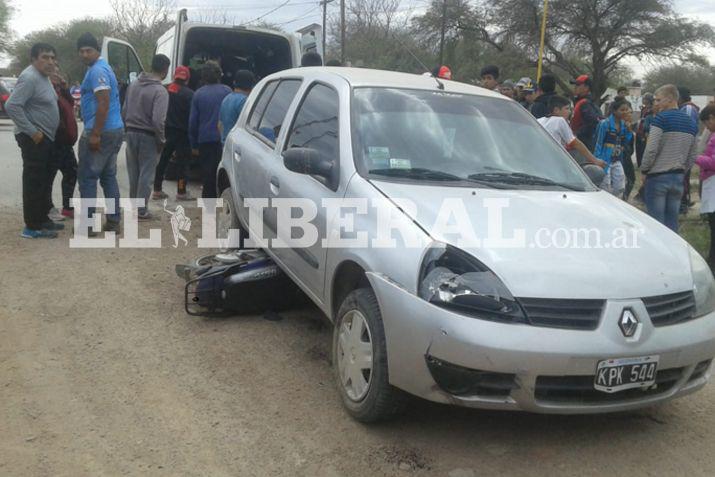 El violento accidente se produjo en las calles de la ciudad de Añatuya