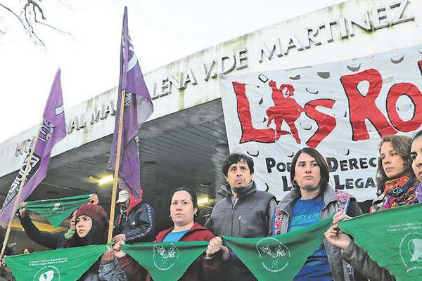 Marcha por muerte de una mujer por aborto clandestino
