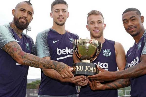 El Barccedila mostroacute a los cuatro refuerzos