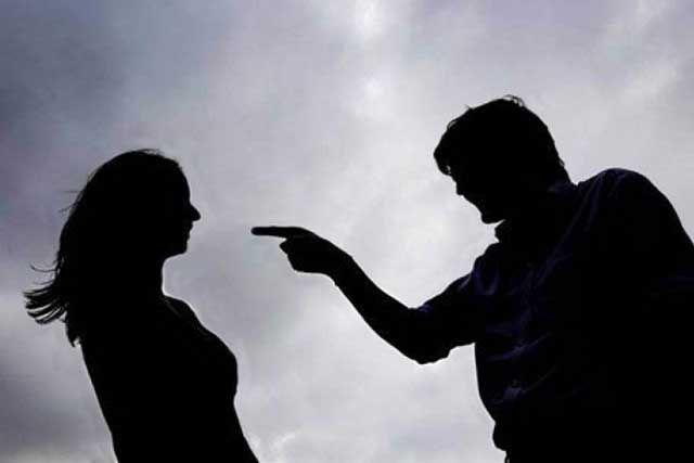 Sujeto golpeoacute violentamente a su pareja cuando caminaba por el parque Aguirre