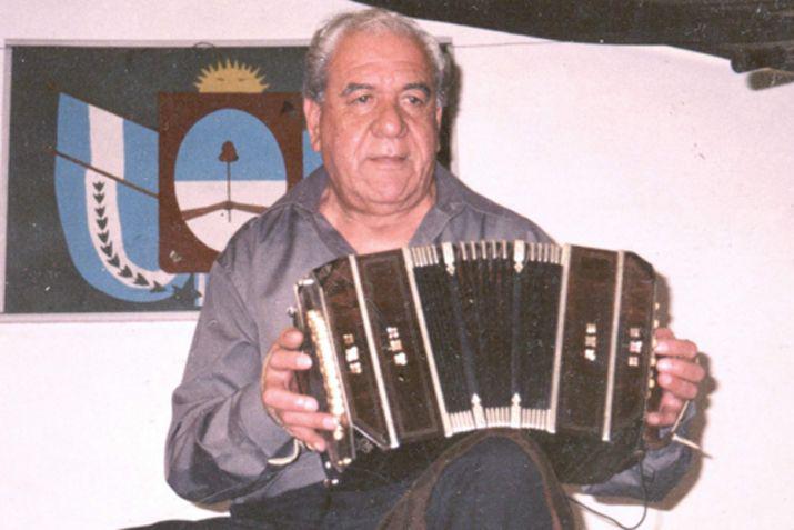 Fallecioacute Carlos Toledo notable bandoneonista santiaguentildeo