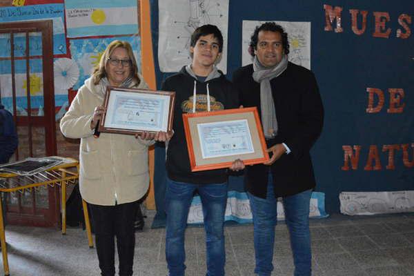 Un campeoacuten argentino de ajedrez visitoacute dos escuelas de Clodomira