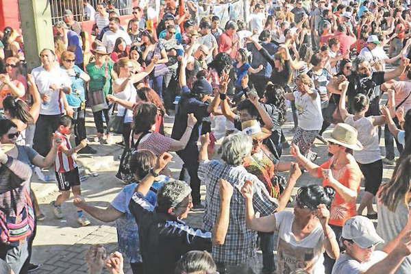 Este saacutebado se realizaraacute la 1ordf Marcha Aeroacutebica Turiacutestica Los Carabajal