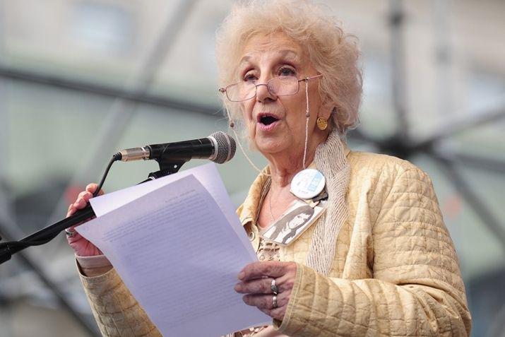 De Carlotto puso en duda la autenticidad de las escrituras de los cuadernos