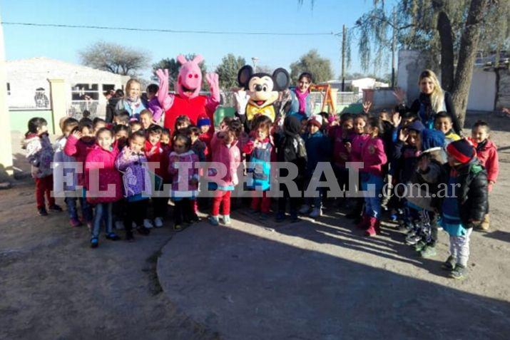 La actividad estuvo destinada a la recreación de los niños del Jardín de Infantes N° 38 Armada Argentina